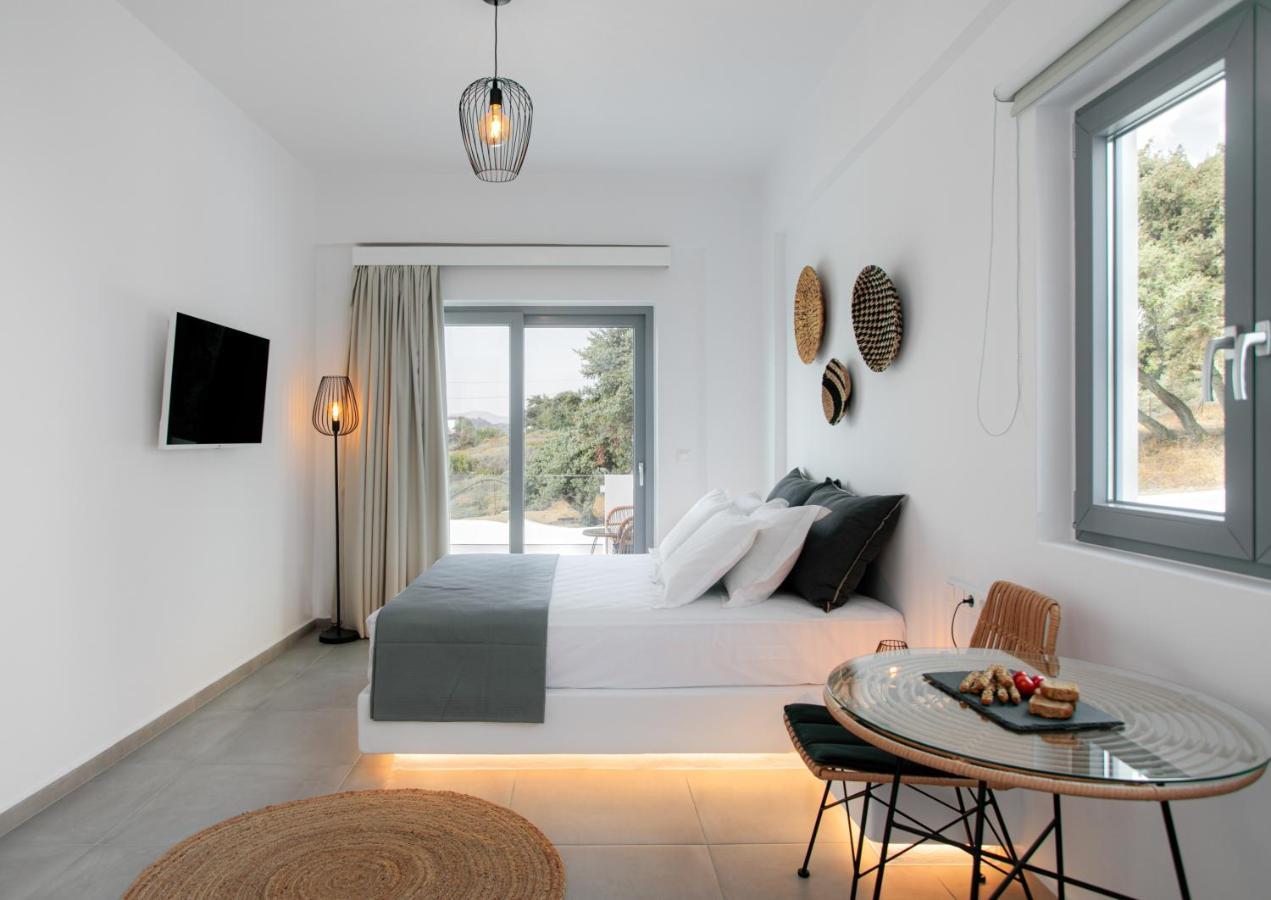 Seanfinity Beachfront Suites Mikrí Vígla Kültér fotó