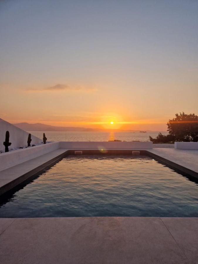 Seanfinity Beachfront Suites Mikrí Vígla Kültér fotó