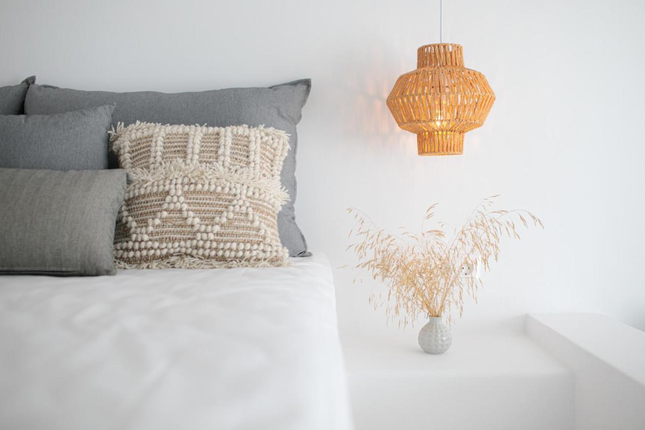 Seanfinity Beachfront Suites Mikrí Vígla Kültér fotó