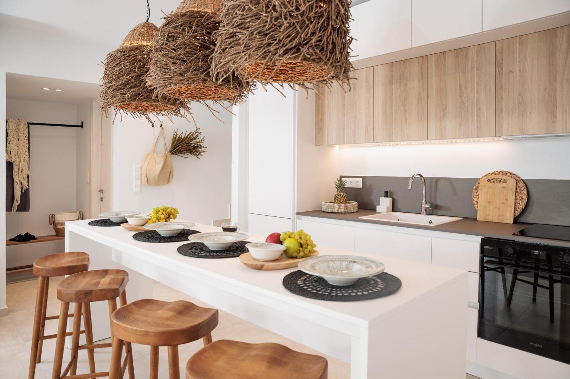 Seanfinity Beachfront Suites Mikrí Vígla Szoba fotó