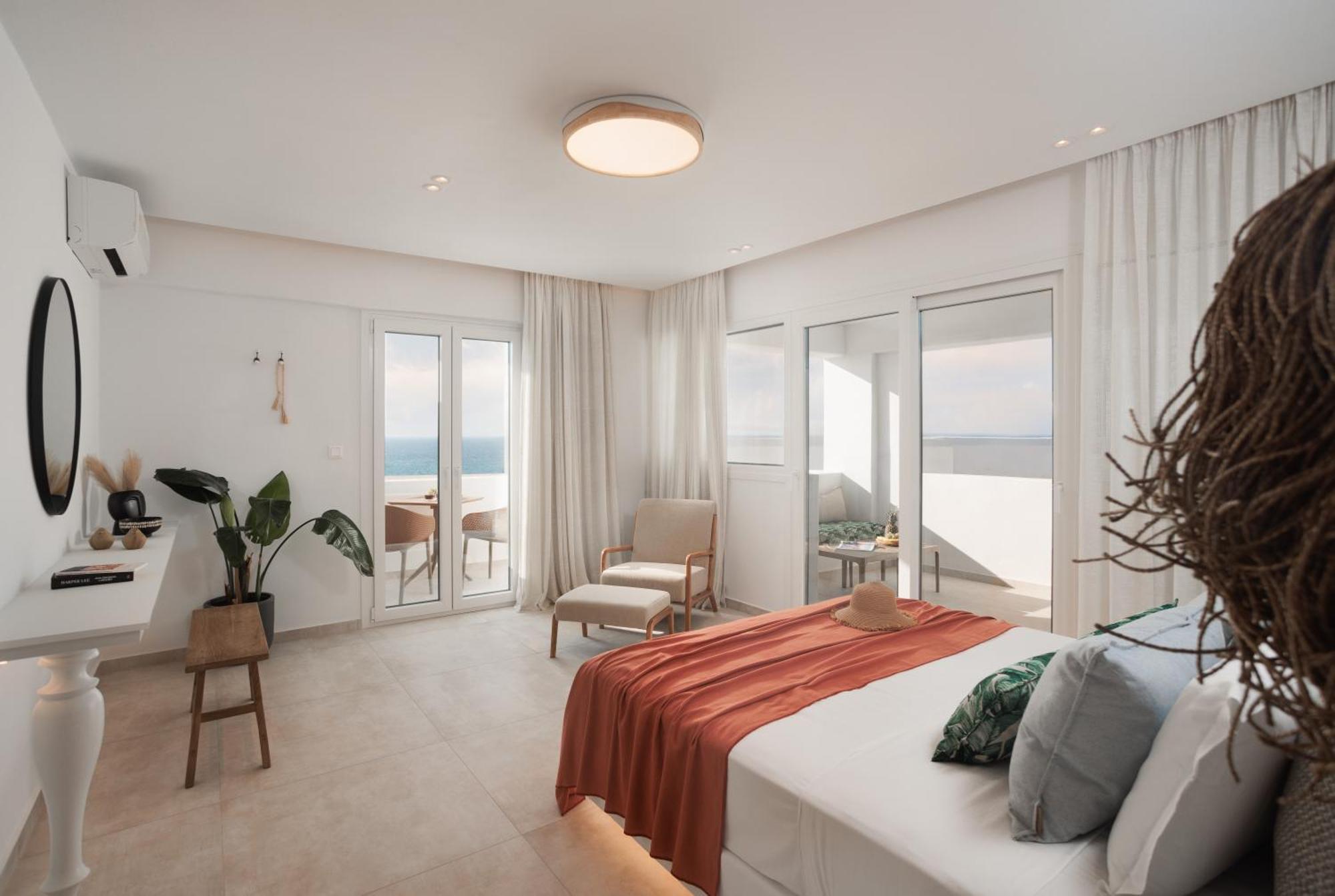 Seanfinity Beachfront Suites Mikrí Vígla Kültér fotó